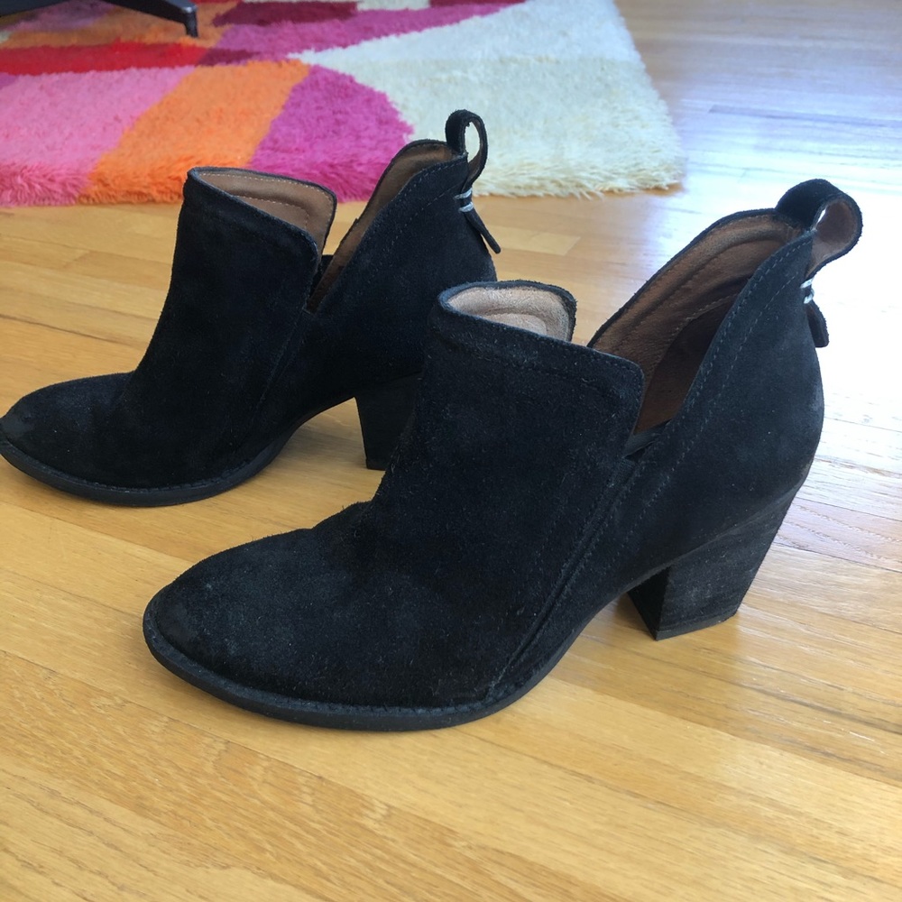 Jeffrey Campbell black booties